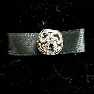 Pandora Elegant Sterling Silver 925 Heart Design Circular Charm, Preowned.